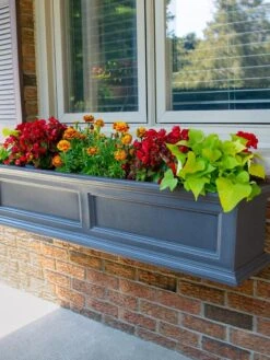 Fairfield Self-Watering Window Box, 4’ 11 Fairfield Self-Watering Window Box, 4’ -Garden Serie Store 39345 100V tif