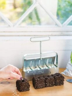 Soil Blocker, 4 Cell -Garden Serie Store 8599790 18641 tif