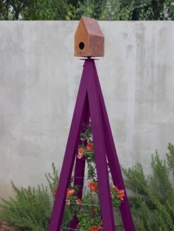 Bird Bungalow + Akoris Garden Tuteur Sr. -Garden Serie Store 8600538 02v bird bungallow akoris garden tuteur aubergine
