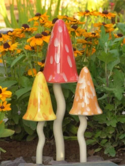 Potting Shed Tinkling Toadstool Sculptures, Set Of 3 -Garden Serie Store 8611730 sum 03v